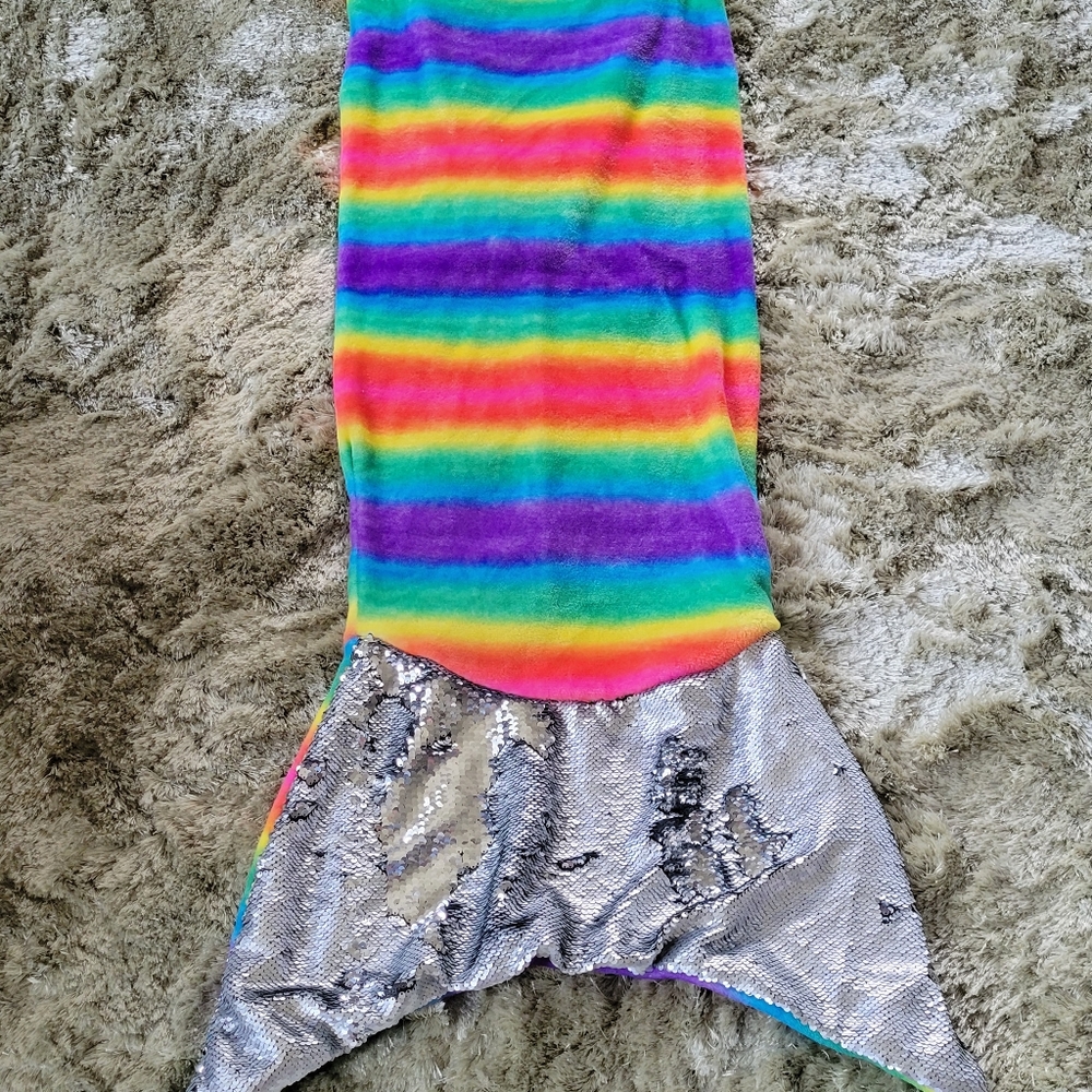 Sequined Mermaid Tail Blanket